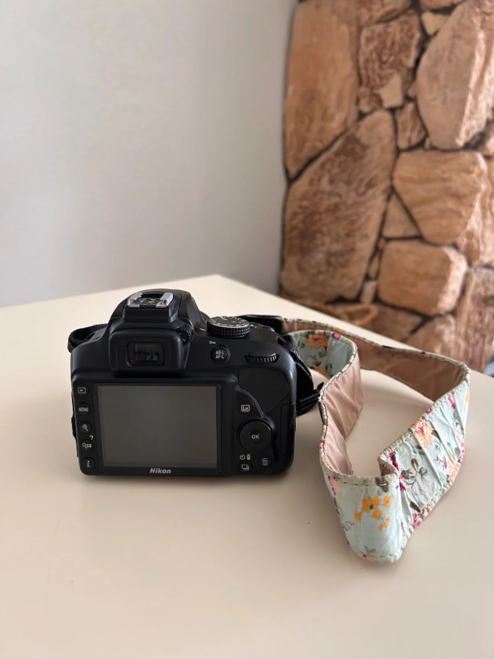 Nikon D3400 Digital SLR Camera w/ Af-p DX 18-55mm Lens and Accessories